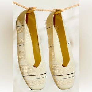 Vivaia Margot 2.0 Square toe V- Cut ballet flats Eu size 38.5/ Us size 8. NWOB